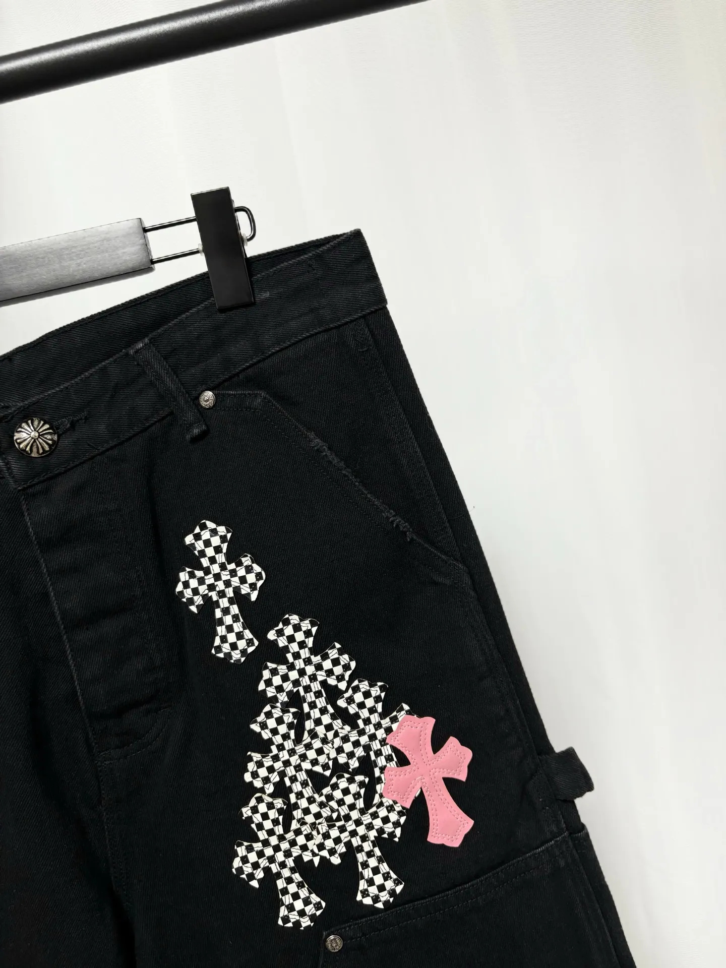 Chrome Hearts Chrome Hearts ， Premium ， ， 、 。 Series ， ， ， ， 。 Pink +Black White ， ， ， ， ， ， ， ， 。 ， 、 ，Retro 。 ， ， ， 。 ， Size S-XL，